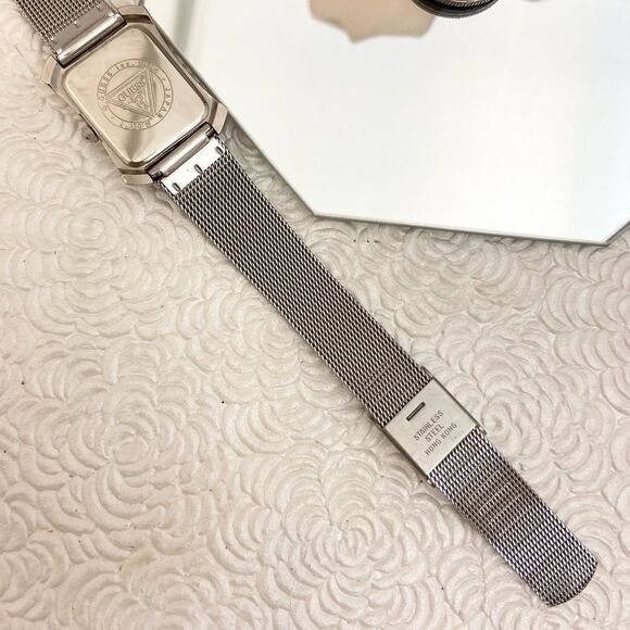 Vintage 1995 Guess Ladies Watch with Adjustable Mesh Band - Picture 14 of 14